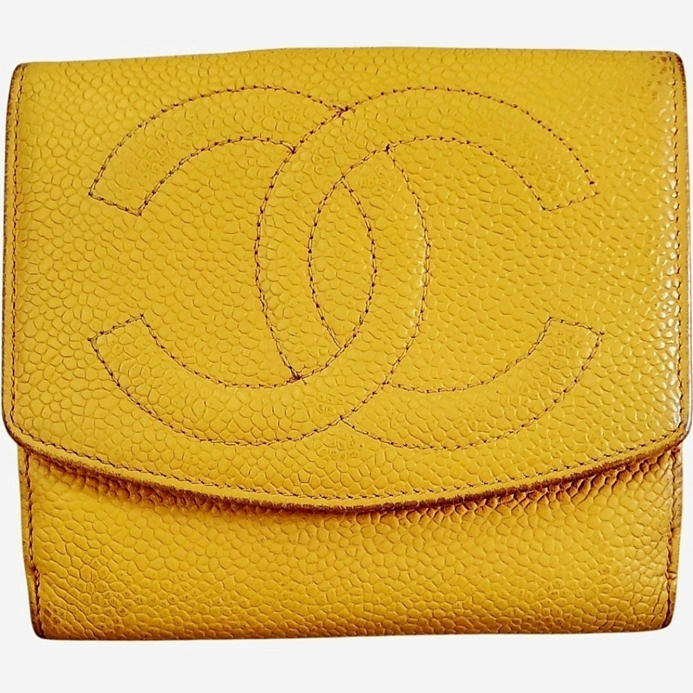 CHANEL Caviar Leather Bi-Fold Wallet